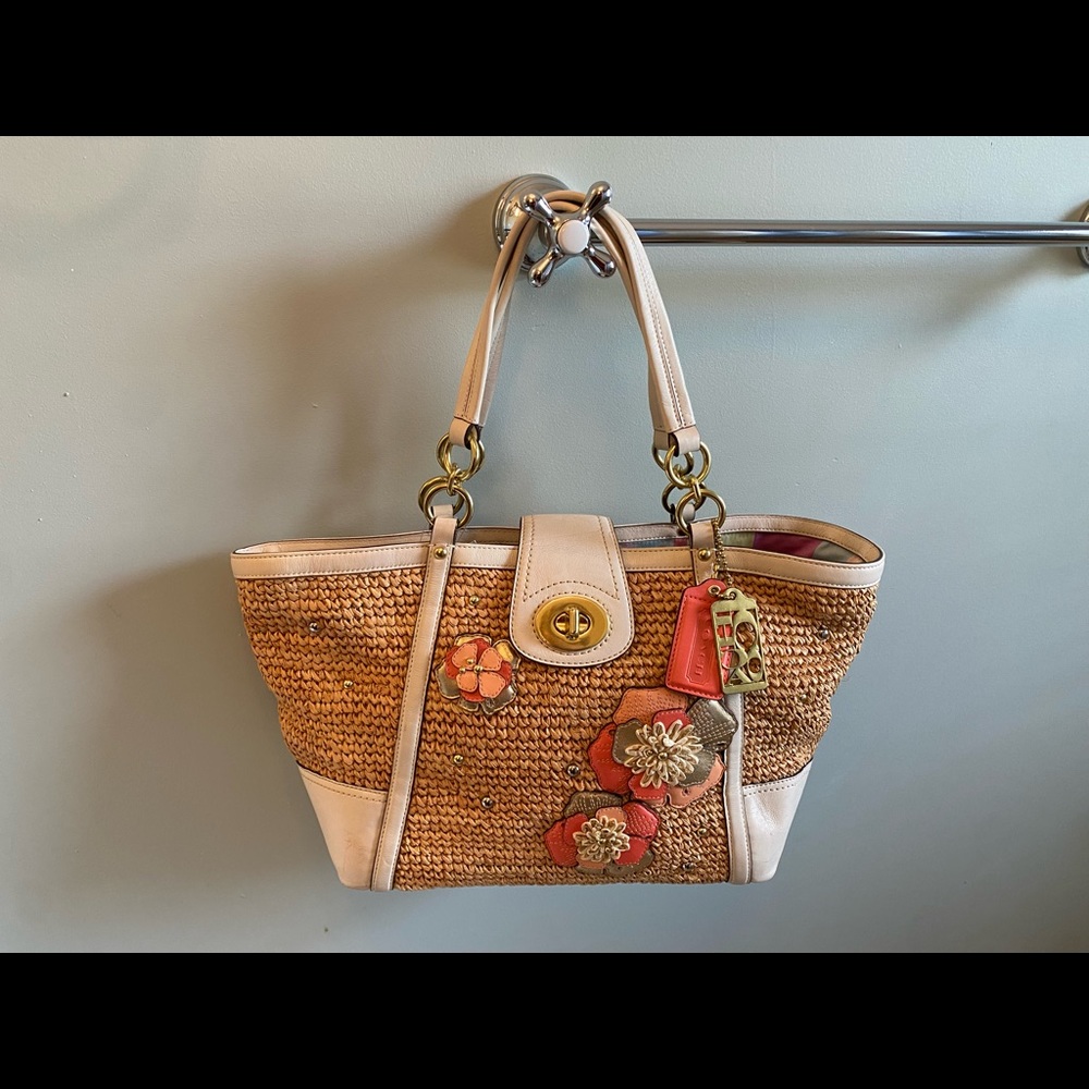 Hampton Weekend Straw Appliqué Med. Tote